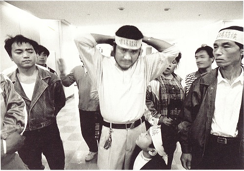 1954年3月14日內政部正式核定「山胞」為九族，噶瑪蘭族從此從台灣原住民的行列中消失。對於爭取復名的噶瑪蘭人來說，3月14日是一個「亡族紀念日」。於是1996年3月14日噶瑪蘭人前往台北市政府、內政部等單位，要求讓噶瑪蘭族復名。