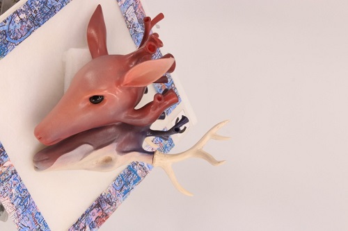 盧嬿宇使用陶瓷、複合媒材、壓克力材質創作的「脈動Ⅱ」