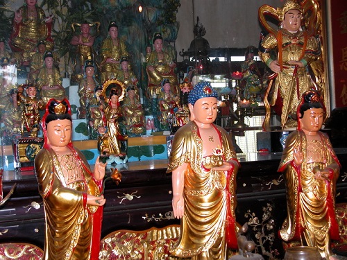 慈雲寺供奉的觀音已不是黑面觀音(吳敏顯攝)