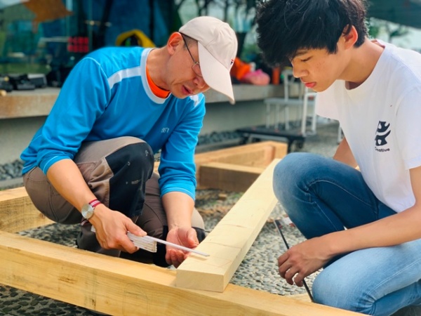 參與競賽的汗得建築工事實驗教育機構與同學