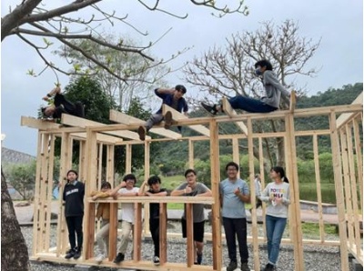 同心協力的同學們與他們開心的笑容