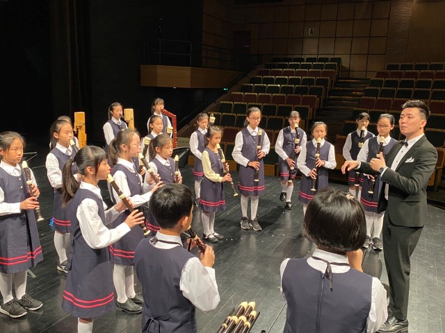 凱旋國小直笛樂團表演。