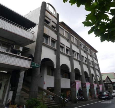 由舊農會大樓改建的利澤國際偶戲藝術村藝享基地。