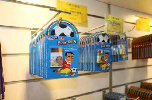 三色人體彩繪筆，2020年攝