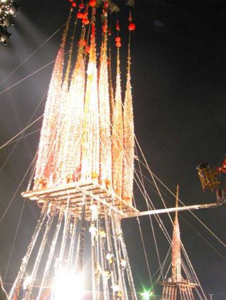 頭城搶孤實際上為開成寺中元祭典結束後所進行的民俗活動(莊雅惠 攝)