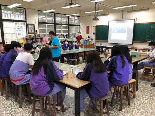 蘭陽博物館與南安國中合作，用兩週的時間為全校的孩子上一堂南方澳的歷史課