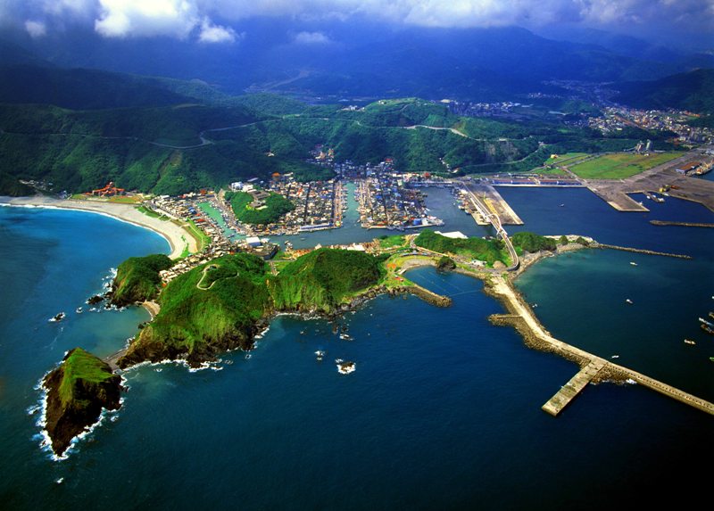 南方澳在蘭陽八景中被譽為「蘇澳蜃市」，獨一無二的美景吸引世界各地的人到此探索。(攝影：林明仁)