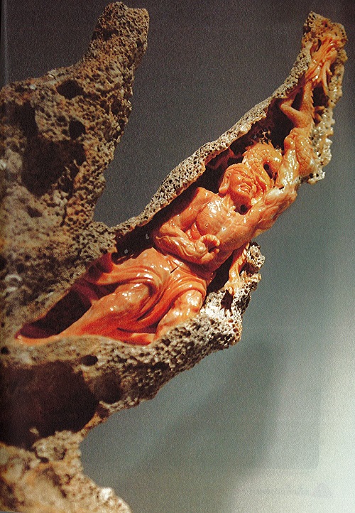 賴榮興因母親之故，自廿幾年前開始茹素、習佛，也因此，他的作品絕大多數與佛有關。