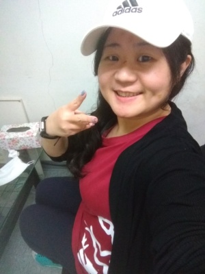 原蘭博烏石港驛站服務人員，現為本館展場服務人員陳玫玲。