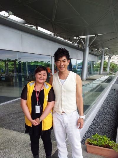 藝人任賢齊借用驛站2樓場地拍攝錄影。