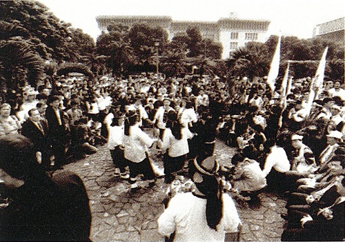 1996年，總府前的介壽路更名為「凱達格蘭大道」，新社噶瑪蘭人也北上參與這個盛會。