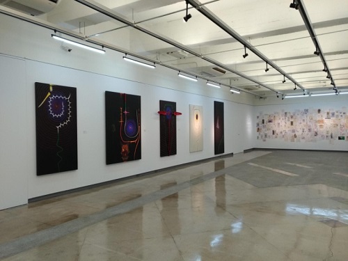 生生不息──黃銘哲個展在宜蘭美術館內的展示空間，2019年攝。