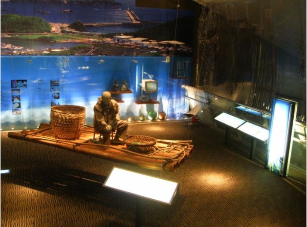 蘭博展場中釣槽仔模擬場景(莊雅惠 攝)