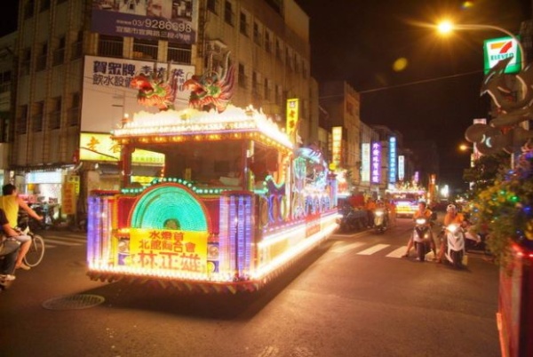 水燈首花車遊行 (2009年)