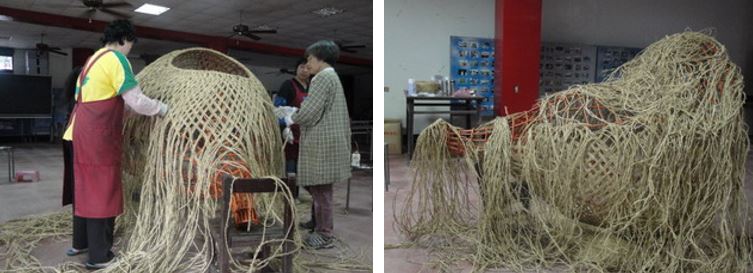 左：創作其間並沒有固定的專人指導，全靠編織者與設計師不斷的摸索與創作。 / 右：千頭萬緒該從何編起？編織者的耐心與毅力實在令人佩服，有時不小心編錯了一小部分，可能就得拆開一大段，從頭編起。