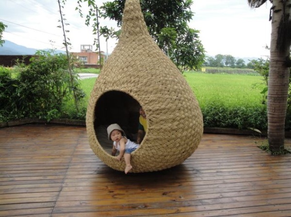 完成了！一個多月來馬不停蹄的編織、肩膀僵硬、酸腰背痛總算有了代價。