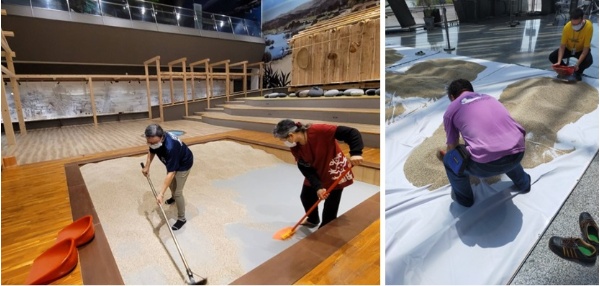 左圖：考古探坑內無窮盡的砂子，還有一半需要清理。/ 右圖：洗好的砂子還要運到大廳進行曝曬。
