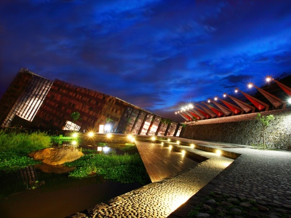 蘭陽博物館夜景(邱顯竹 攝/蘭陽博物館 提供)