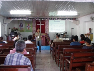 樂水社區發展協會曾勝二總幹事詳細的介紹樂水部落的歷史。