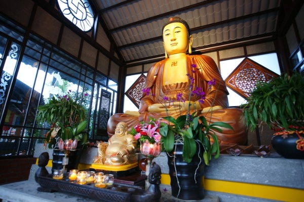 陳祿官老師花了約2年的時間製成泥塑大佛