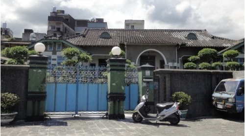 盧宅前方圍牆及門柱