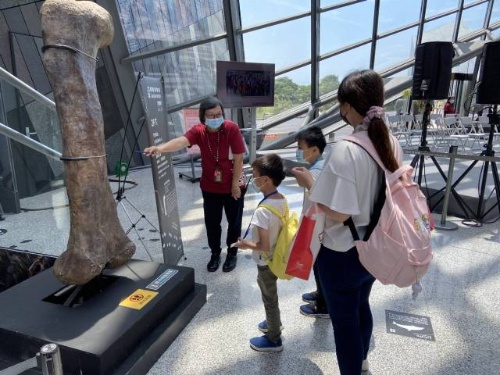 在面對遊客導覽態度是否真正熱誠與專業，遊客都可以感受的到。