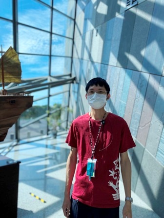 吳昆倢在蘭博主要工作內容是展場維修與前場服務。