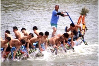 民國101年二龍河畔觀競渡