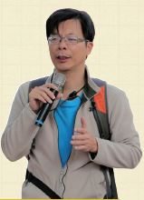 蔡明志教授長期投入宜蘭文史調查、小旅行規劃與在地文化深度體驗，以各種方式帶領民眾與遊客，體驗小地方的特色與風光。