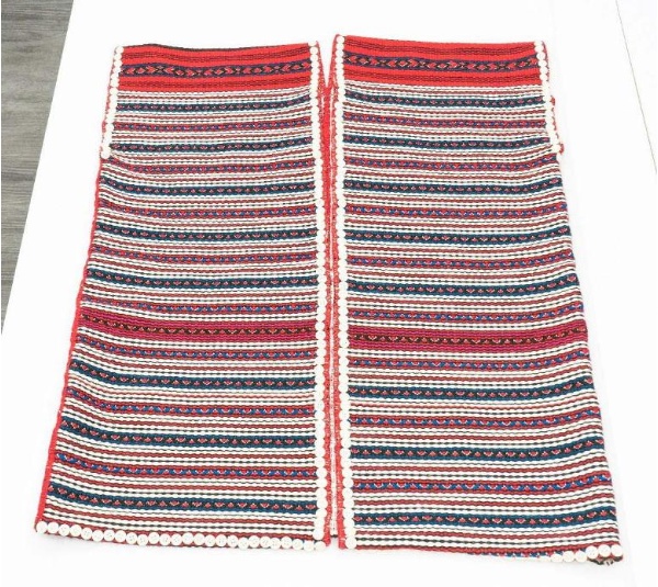 南澳鄉泰雅文化館典藏本地泰雅族特色無袖外衣／2019年攝