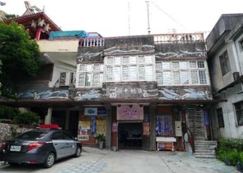 龜山島漁村文化館位於社區活動中心2樓入口為左側