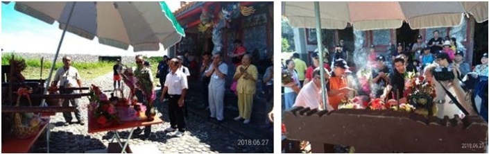 左：簡英俊代表帶領鄉民祭拜 / 右：鄉民祭拜情形