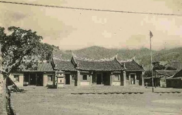 開成寺舊照。( 宜蘭縣史館提供)(1954)。