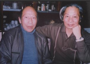 1986年2月，與鍾肇政合影，於鍾肇政家中。