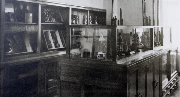 圖2：京都市桃薗初小的地理歷史準備室（1935年）