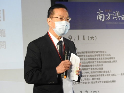 開幕式後第一場論文發表邀請到中華民國總統府國策顧問李金龍擔任主持人。(攝影/賴友梅)