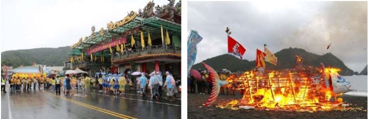 左：大鯖魚護境踩街沿途向各神明廟宇致意,2020年攝。 / 右：大鯖魚火化儀式象徵浴火重生、生生不息,2020年攝。