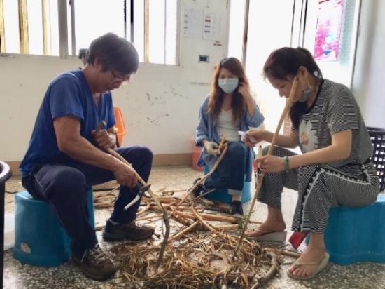 枇杷樹皮要先削皮剁細才可熬煮