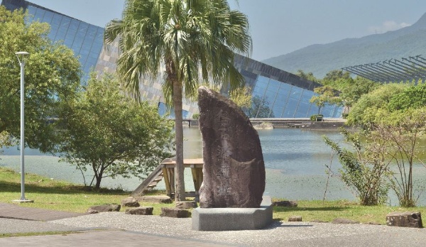 烏石港舊址具有特殊的歷史文化價值，被宜蘭縣政府登錄為文化景觀