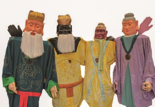 依據老街南北門鎮殿土地公 / 婆造型製作之Q版大身尪(2008千龜來朝活動)。(游錫財提供)