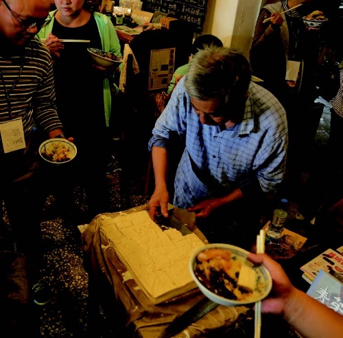 當農民捨棄農藥、化肥而好好地對待自然，自然就可以產出健康安全的食物回饋給消費者。