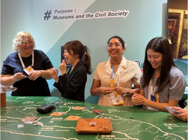 中華民國博物館學會為臺灣博物館設計的博物館市集攤位，桌遊體驗，帶給參與者許多歡樂!