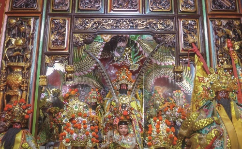 金面協天廟神龕。(張恆瑞 攝)