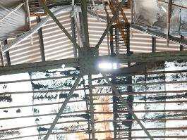 現存轟炸後的痕跡