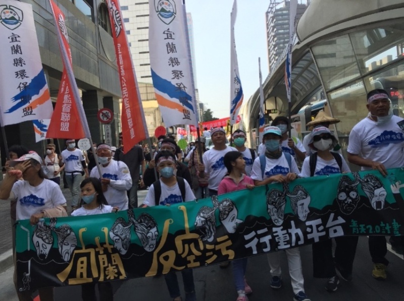 讓小導演站在宜蘭大隊最前排，議題現場最有參與感的位置。