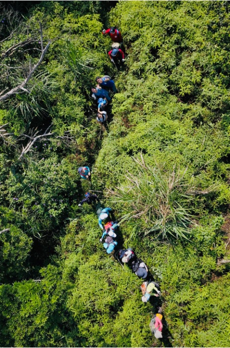 跟著中華村礦場老師們實際「開」山，實際參與對孩子們來說是最直接的教育。