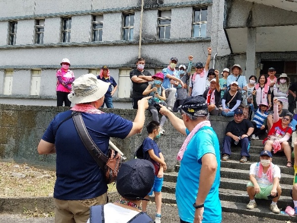 「眉目傳情」趣味遊戲，體會史前人的溝通方式。