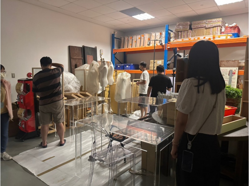 信義會人員勘查展示設備。