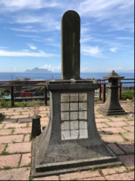 大溪漁港內的海難紀念碑。