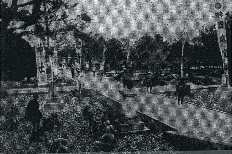 圖2：宜蘭農林學校的奉仕作業(從事清潔打掃神社的勞動服務)，取自《台灣日日新報》，昭和 16 年 1 月 9 日。